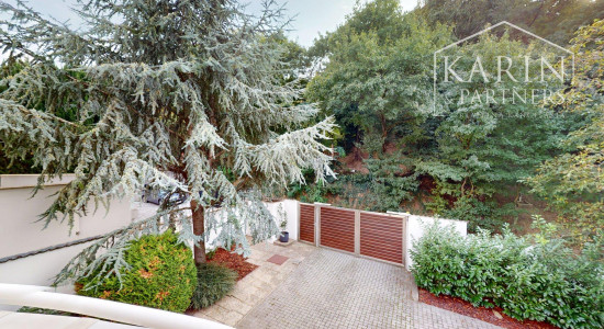 3 podlažná mestská vila na Hradnom kopci | 359m² | garáž | sauna| les