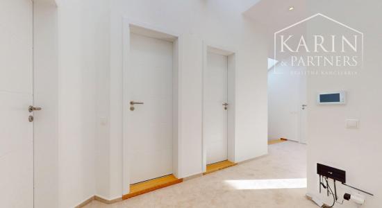 3 podlažná mestská vila na Hradnom kopci | 359m² | garáž | sauna| les