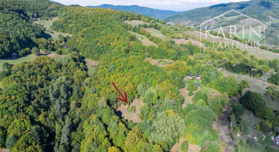 Pozemok s výhľadom na Kalváriu vhodný na výstavbu v intraviláne obce Banská Belá, na samote a obklopený prírodou 3947 m2