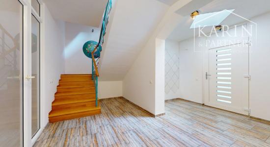 3 podlažná mestská vila na Hradnom kopci | 359m² | garáž | sauna| les