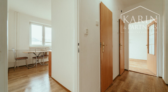 INVESTIČNÝ 3i BYT NA PREDAJ, M. NEŠPORA, HOLÍČ