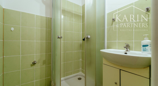 INVESTIČNÝ 3i BYT NA PREDAJ, M. NEŠPORA, HOLÍČ