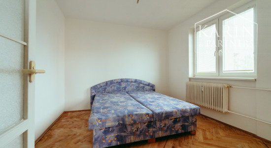 INVESTIČNÝ 3i BYT NA PREDAJ, M. NEŠPORA, HOLÍČ