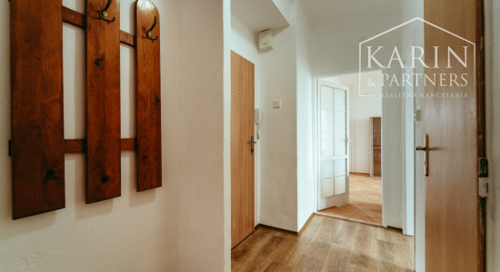 INVESTIČNÝ 3i BYT NA PREDAJ, M. NEŠPORA, HOLÍČ