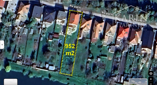 TIP: Exkluzívne len u nás: 5izbový rodinný dom v obci Nitriansky Hrádok, priamo na brehu rybníka Mederčina