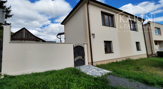 Kompletne zrekonštruovaný dvojpodlažný dom v Haliči vzdialený len 8 km od Lučenca