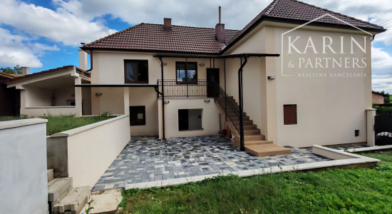 Kompletne zrekonštruovaný dvojpodlažný dom v Haliči vzdialený len 8 km od Lučenca