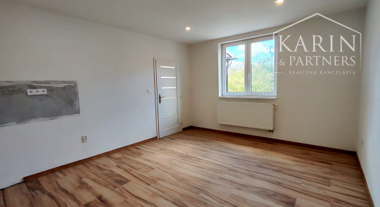 Kompletne zrekonštruovaný dvojpodlažný dom v Haliči vzdialený len 8 km od Lučenca