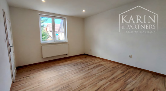 Kompletne zrekonštruovaný dvojpodlažný dom v Haliči vzdialený len 8 km od Lučenca