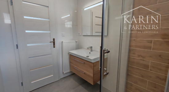 Kompletne zrekonštruovaný dvojpodlažný dom v Haliči vzdialený len 8 km od Lučenca