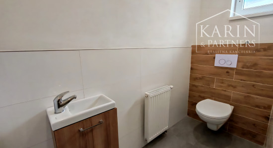 Kompletne zrekonštruovaný dvojpodlažný dom v Haliči vzdialený len 8 km od Lučenca