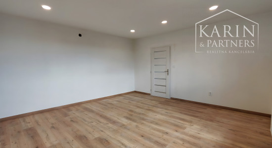 Kompletne zrekonštruovaný dvojpodlažný dom v Haliči vzdialený len 8 km od Lučenca