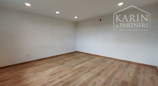 Kompletne zrekonštruovaný dvojpodlažný dom v Haliči vzdialený len 8 km od Lučenca