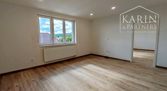 Kompletne zrekonštruovaný dvojpodlažný dom v Haliči vzdialený len 8 km od Lučenca