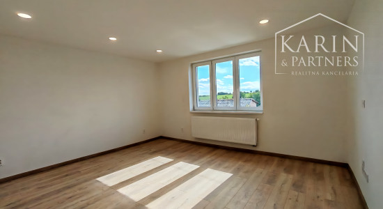 Kompletne zrekonštruovaný dvojpodlažný dom v Haliči vzdialený len 8 km od Lučenca