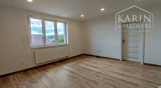 Kompletne zrekonštruovaný dvojpodlažný dom v Haliči vzdialený len 8 km od Lučenca