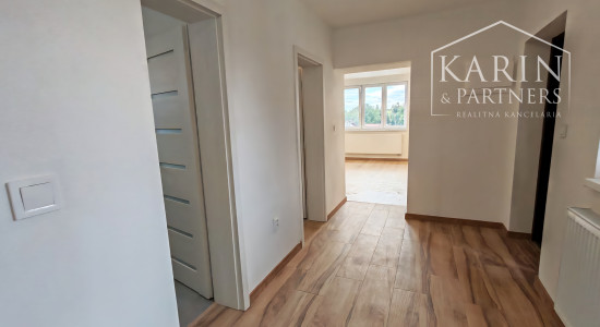 Kompletne zrekonštruovaný dvojpodlažný dom v Haliči vzdialený len 8 km od Lučenca