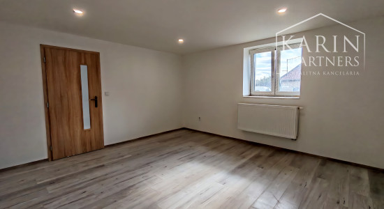 Kompletne zrekonštruovaný dvojpodlažný dom v Haliči vzdialený len 8 km od Lučenca