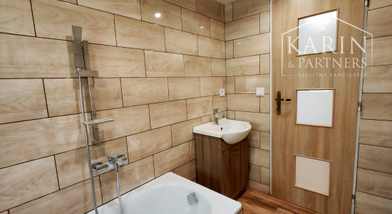 Kompletne zrekonštruovaný dvojpodlažný dom v Haliči vzdialený len 8 km od Lučenca