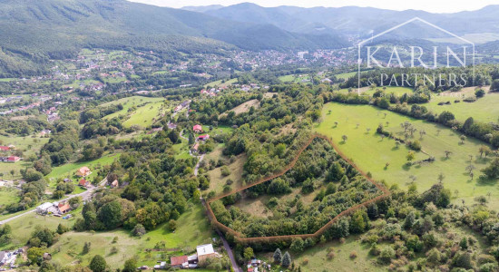 Stavebný pozemok určený na výstavbu rodinných domov v tichej lokalite s krásnymi výhľadmi v Novej Bani