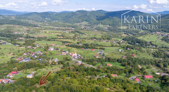 Stavebný pozemok určený na výstavbu rodinných domov v tichej lokalite s krásnymi výhľadmi v Novej Bani