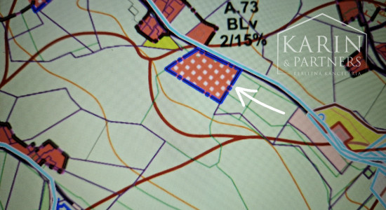 Stavebný pozemok určený na výstavbu rodinných domov v tichej lokalite s krásnymi výhľadmi v Novej Bani