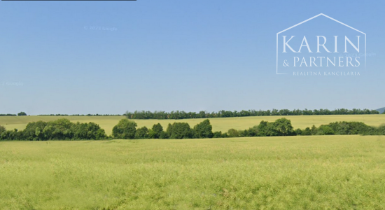 EXKLUZÍVNE: Investičný pozemok cca. 44015m2, k.ú.Neverice /Nitra 14km/