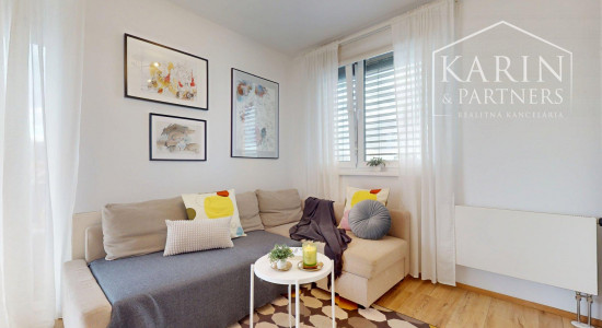 REZERVOVANÉ PRAKTICKY ZARIADENÝ 2I BYT S BALKÓNOM A PIVNICOU