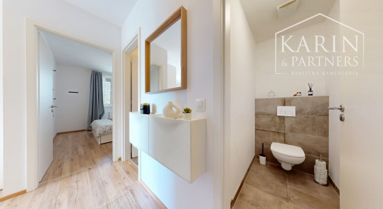 REZERVOVANÉ PRAKTICKY ZARIADENÝ 2I BYT S BALKÓNOM A PIVNICOU