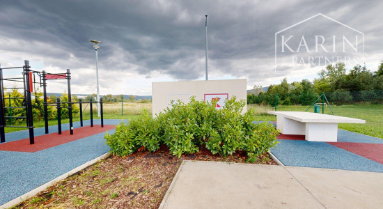 REZERVOVANÉ PRAKTICKY ZARIADENÝ 2I BYT S BALKÓNOM A PIVNICOU