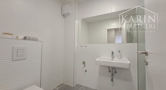 Prenájom nový zariadený 2-izbový byt s parkovaním v novostavbe, Rajka