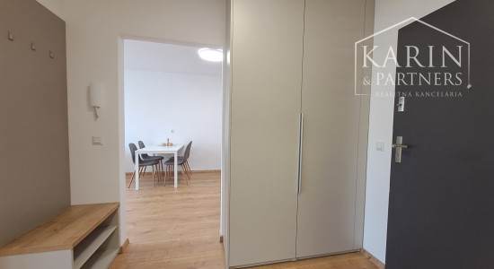 Prenájom nový zariadený 2-izbový byt s parkovaním v novostavbe, Rajka