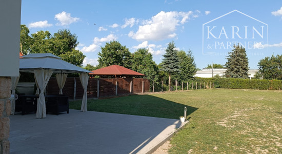 Predaj - rodinný dom 5 izbový s pozemkom 1483 m2 - Dunakiliti Maďarsko