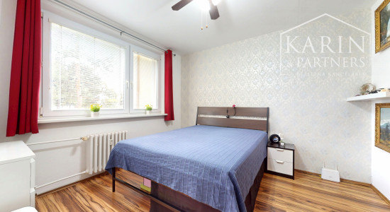 PREDANÉ - Priestranný 3-izbový byt s veľkou pivnicou na predaj v tichej časti Petržalky – Lachova ulica