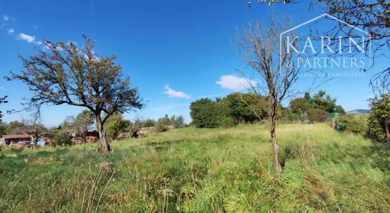 REZERVOVANÉ! Rodinný dom s priestranným pozemkom 1950 m2 v tichej lokalite na predaj