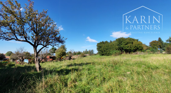 REZERVOVANÉ! Rodinný dom s priestranným pozemkom 1950 m2 v tichej lokalite na predaj