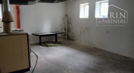 Na predaj 3-izbový byt s garážou, pozemkom a množstvom výhod v Nových Zámkoch