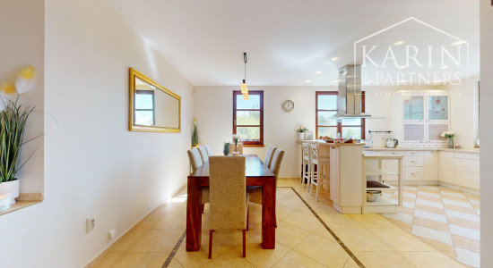 ELEGANTNÁ 5-IZBOVÁ VILA, IBA 10 KM OD TRNAVY- MALŽENICE PREDAJ