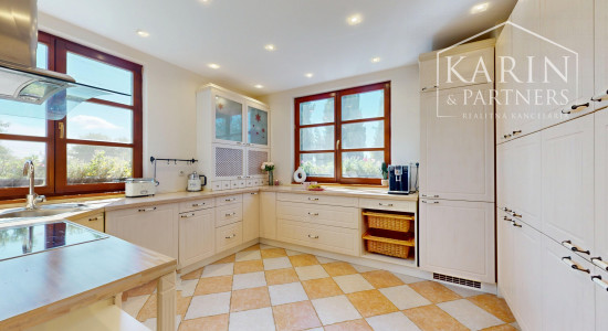 ELEGANTNÁ 5-IZBOVÁ VILA, IBA 10 KM OD TRNAVY- MALŽENICE PREDAJ