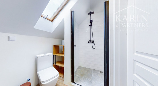 REZERVOVANÉ! V centre Banskej Štiavnice nový podkrovný byt v meštianskom dome oproti parkovisku na predaj