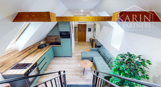 REZERVOVANÉ! V centre Banskej Štiavnice nový podkrovný byt v meštianskom dome oproti parkovisku na predaj