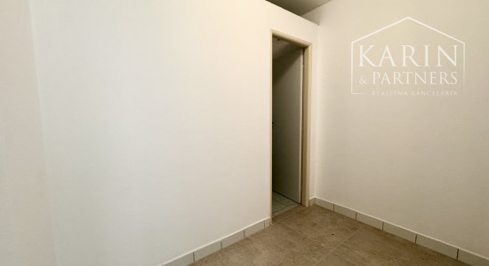 PRIESTOR NA PODNIKANIE V CENTRE / NA FREKVENTOVANEJ ULICI