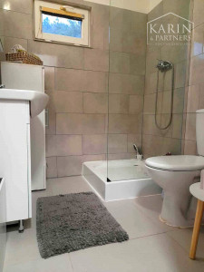 Kompletne zrekonštruovaný 3-izbový byt s komorou – pokojné bývanie pri Banskej Bystrici