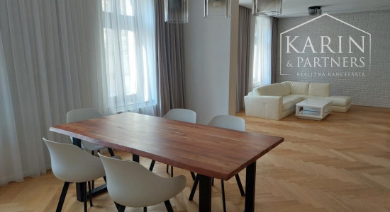 Staré Mesto - veľkometrážny reprezentatívny byt 167 m2, ul. Cintorínska