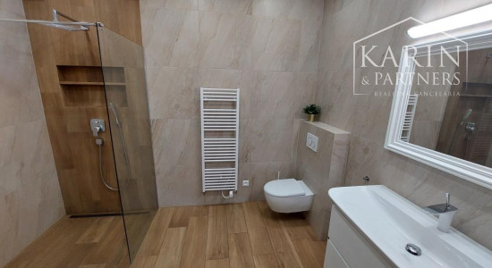 Staré Mesto - veľkometrážny reprezentatívny byt 167 m2, ul. Cintorínska