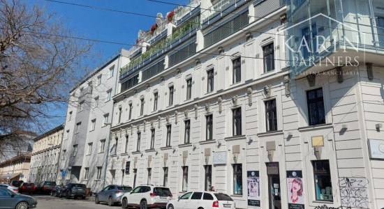 Staré Mesto - veľkometrážny reprezentatívny byt 167 m2, ul. Cintorínska