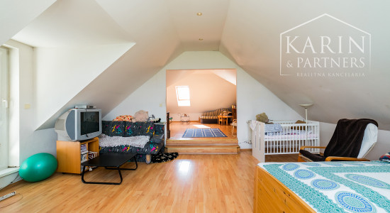 Predaj- Rodinný dom dvojgeneračný pozemok 1229m2 - Vajnory Bratislava