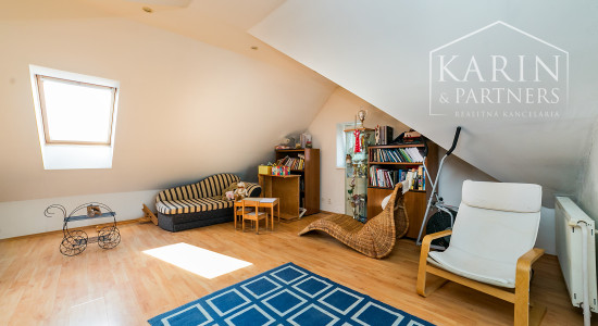 Predaj- Rodinný dom dvojgeneračný pozemok 1229m2 - Vajnory Bratislava