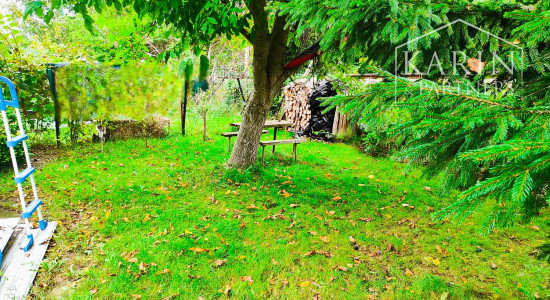 Na predaj: Udržiavaná záhrada s ovocnými stromami, studňou, bazénom a domčekom – Nové Zámky