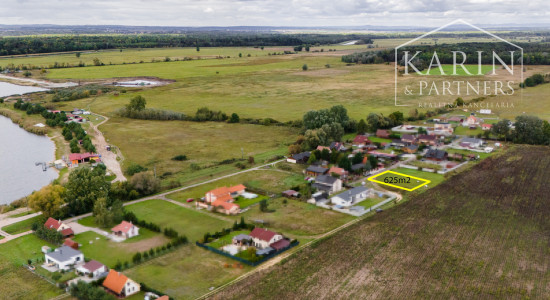 Stavebný pozemok v rekreačnej oblasti Adamov v blízkosti jazier